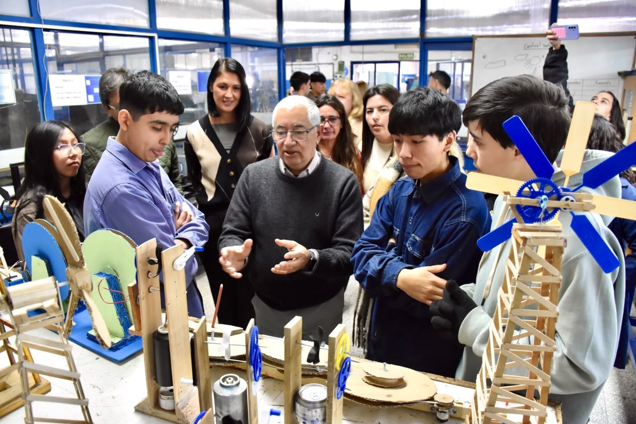 Estudiantes de Trelew impulsan un proyecto de energías renovables con apoyo de la Municipalidad