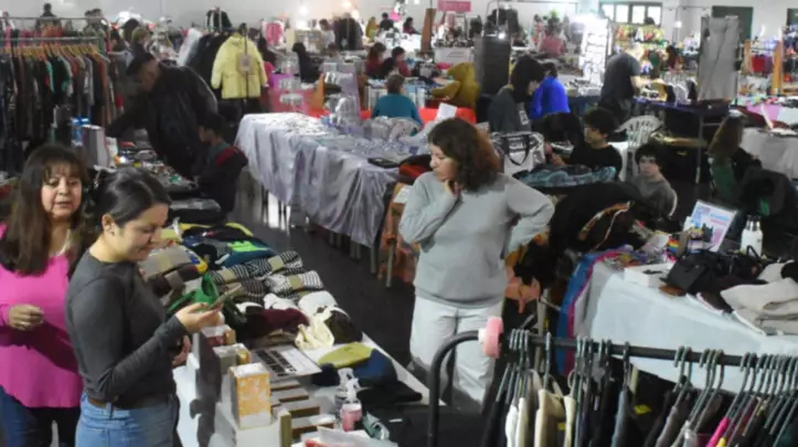 Comerciantes de Sarmiento cuestionan la realización de ferias comerciales en escuelas