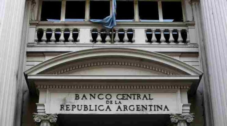 Comienza a debatirse en Diputados la reforma del Banco Central, con presencia de funcionarios