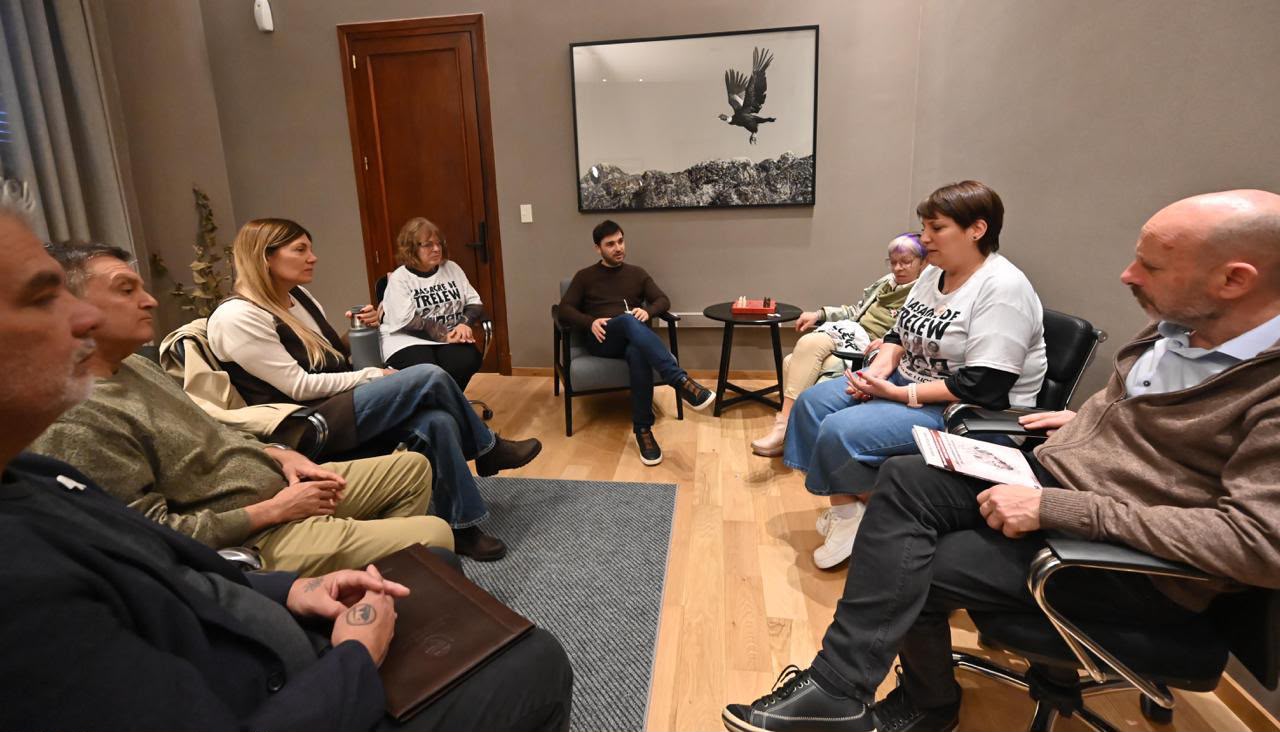Torres recibió a familiares de las víctimas de la Masacre de Trelew en el marco de la Semana de la Memoria