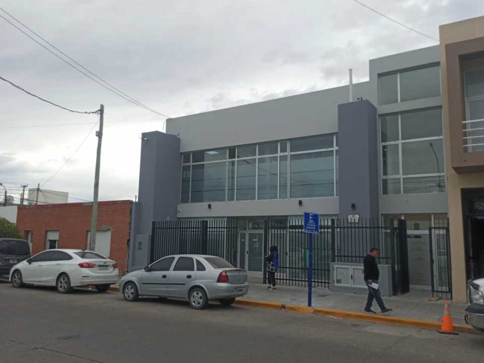 Rawson: Condenaron a dos años de prisión en suspenso a un hombre que atacó con un cuchillo a una mujer y su hermano