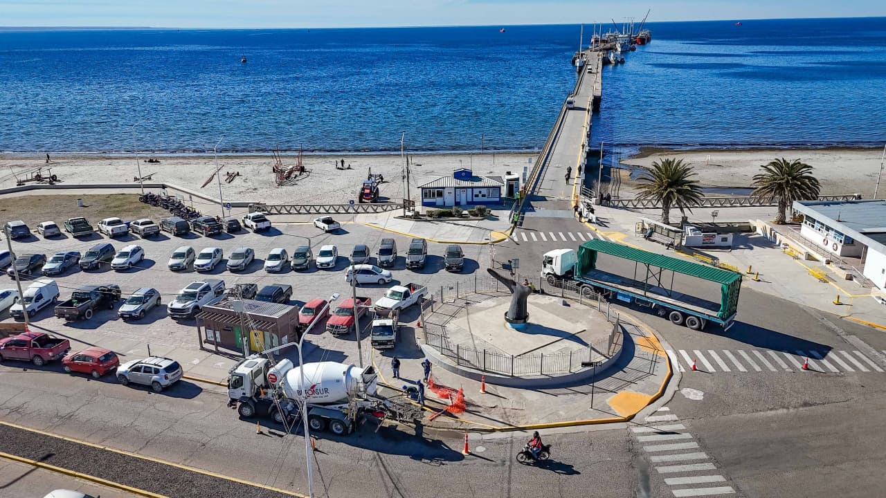 Madryn: Finalizaron las obras de agua potable y reconstrucción de veredas en el Muelle Piedrabuena