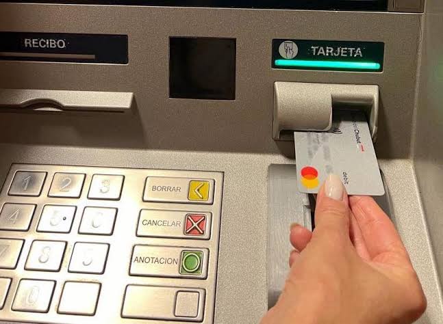Chubut: El Gobierno deposita mañana los sueldos a jubilados y el martes 4 a los empleados públicos activos