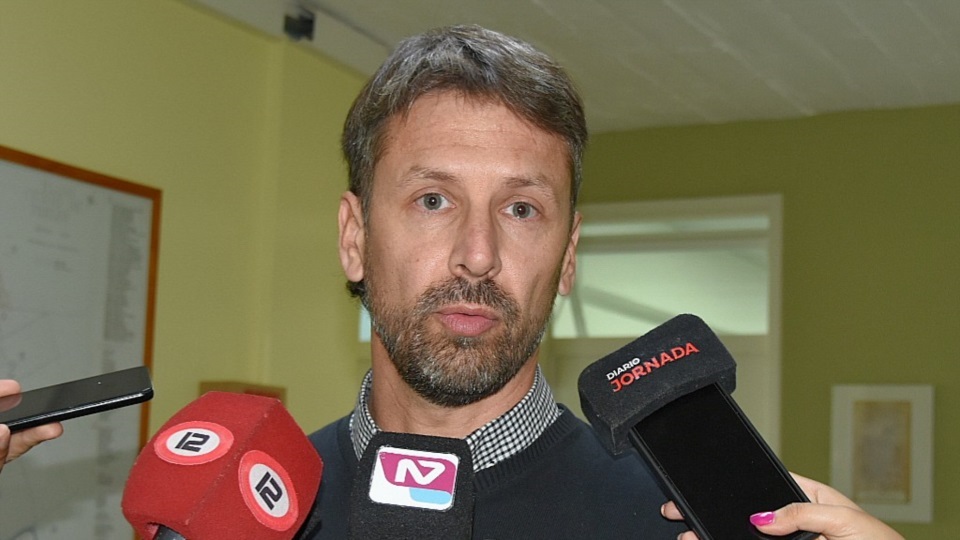 Gustavo Paz: “El gran problema es el endeudamiento que tiene el empleado público provincial”
