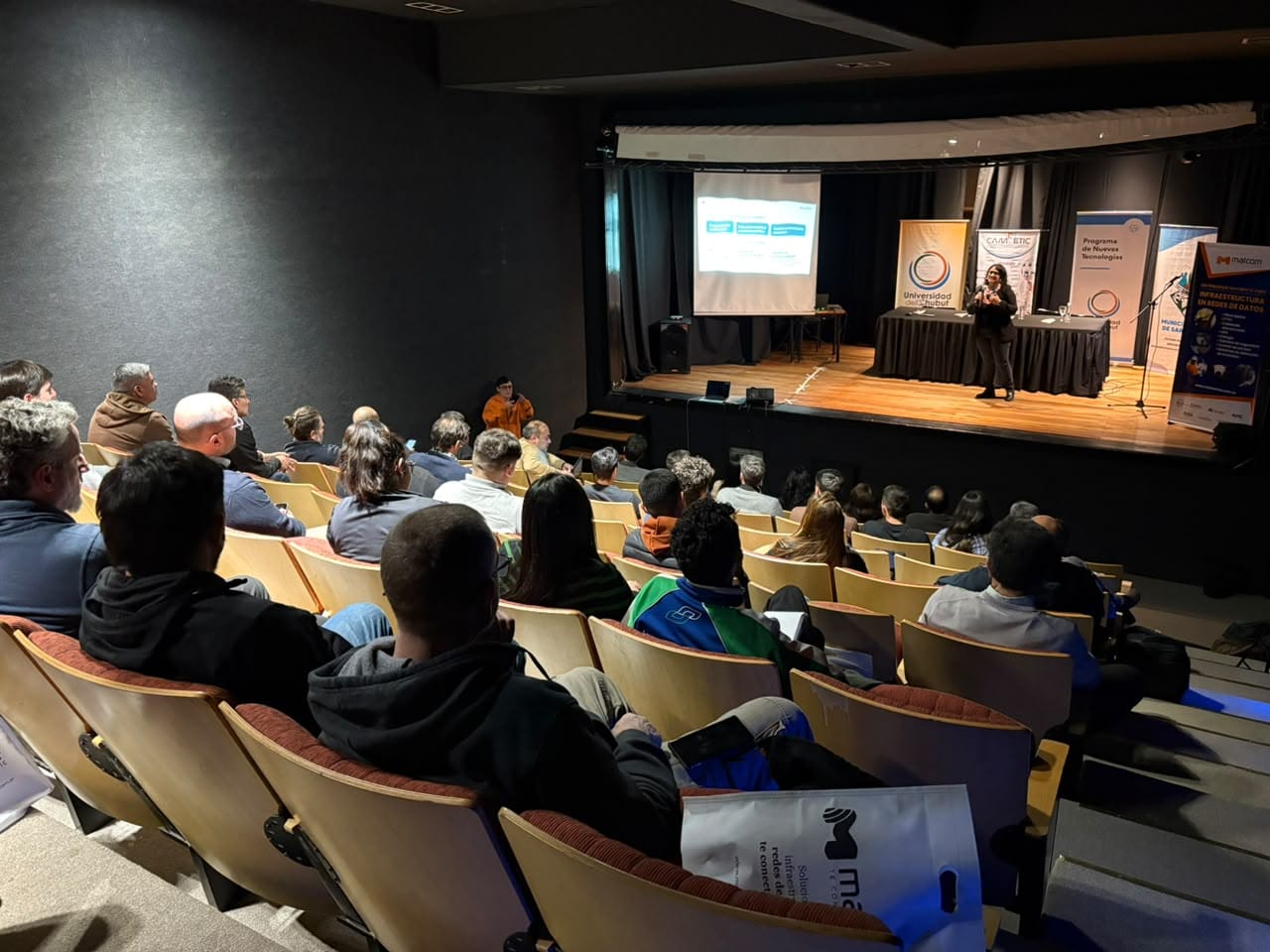 Sarmiento reunió a estudiantes, empresas y organismos en el tercer Encuentro TIC