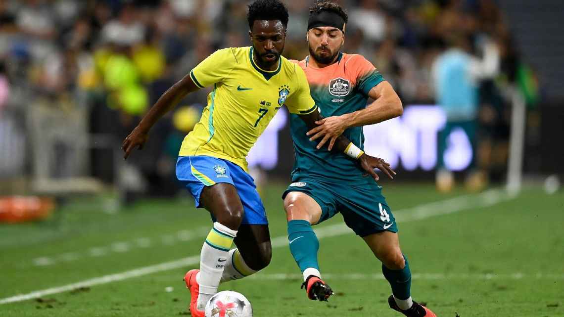 Brasil salvó el papelón sobre la hora y empató ante Australia en su primer amistoso post Mundial