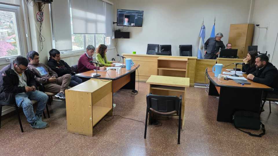 Corcovado: Tres hombres quedaron en prisión preventiva tras un violento ataque en un comercio