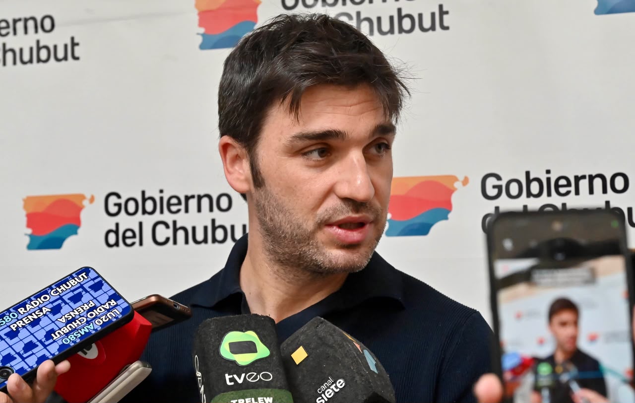 Torres anunciará desde París una nueva medida para la industria petrolera de Chubut