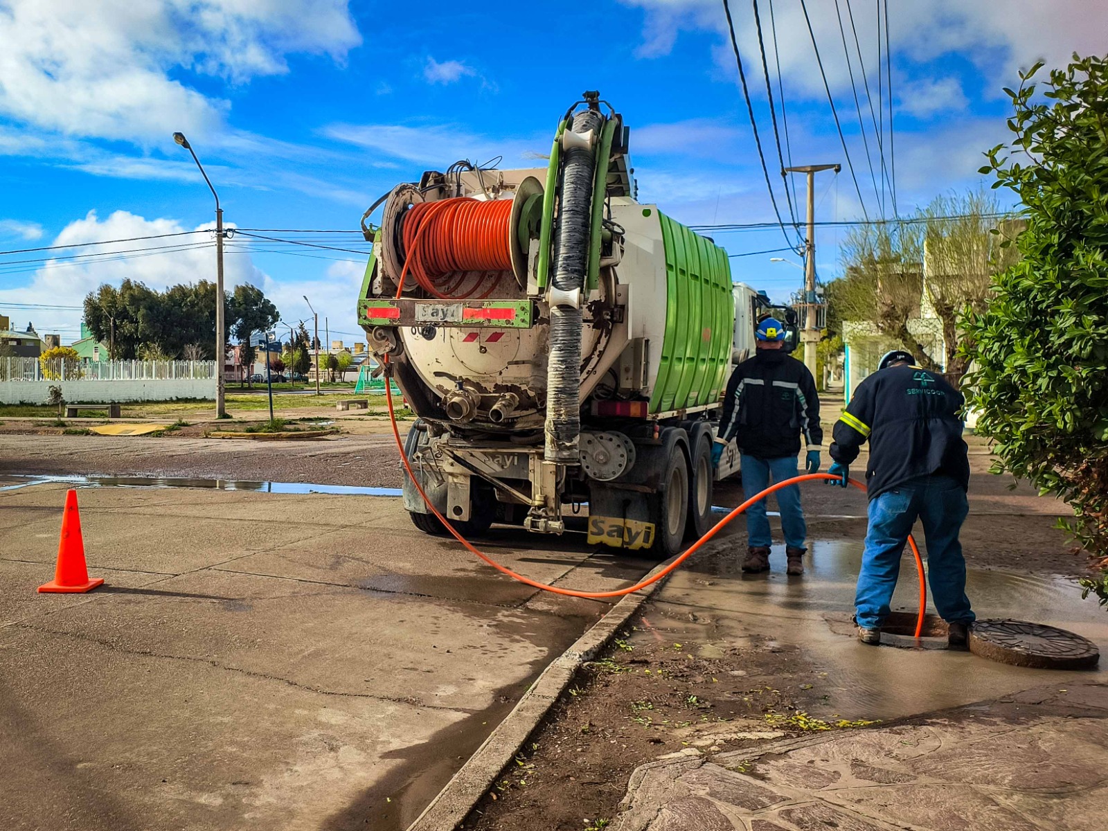 Madryn: refuerzan el mantenimiento de la red cloacal por las lluvias