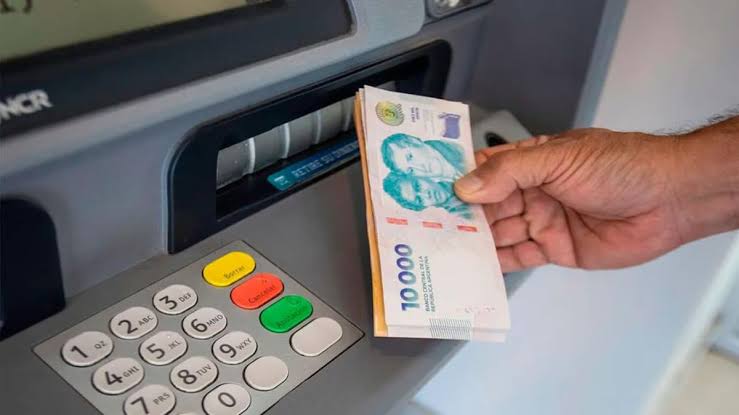 Chubut: El gobierno depositó hoy los sueldos a jubilados y mañana abonará a los trabajadores públicos activos