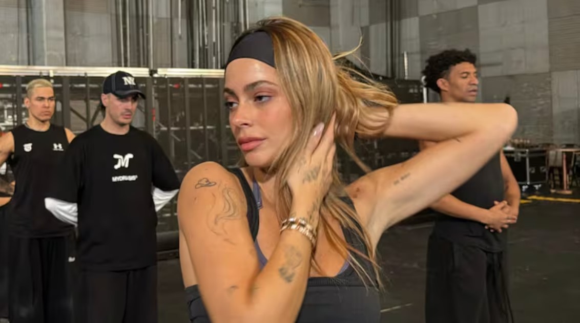 Tini brilló con su show en México y dejó una frase indirecta en medio del conflicto con su familia
