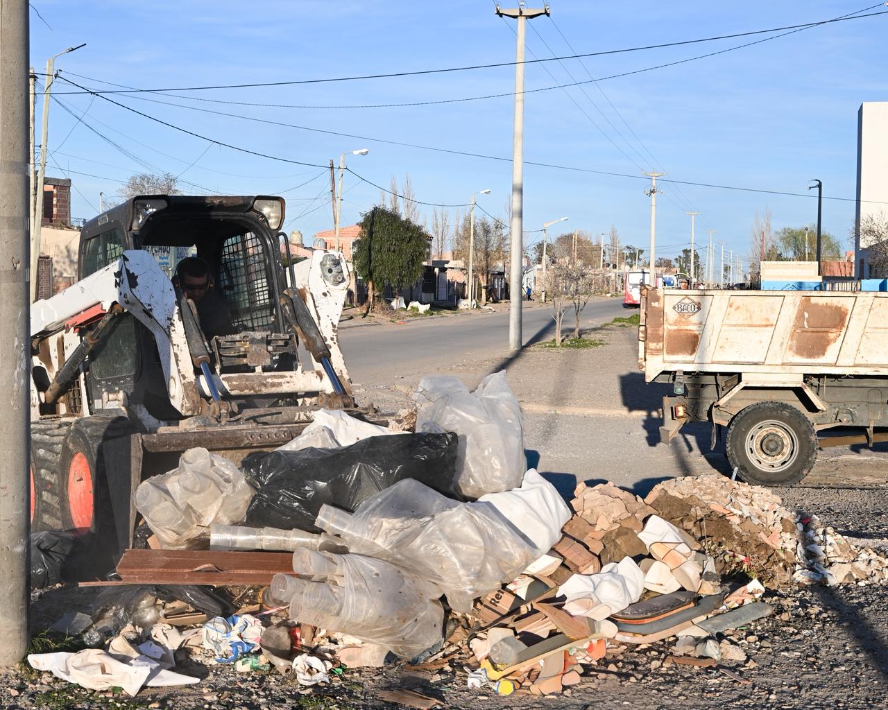 Trelew: recuperaron un espacio comunitario tras un operativo de limpieza en el barrio Moreira