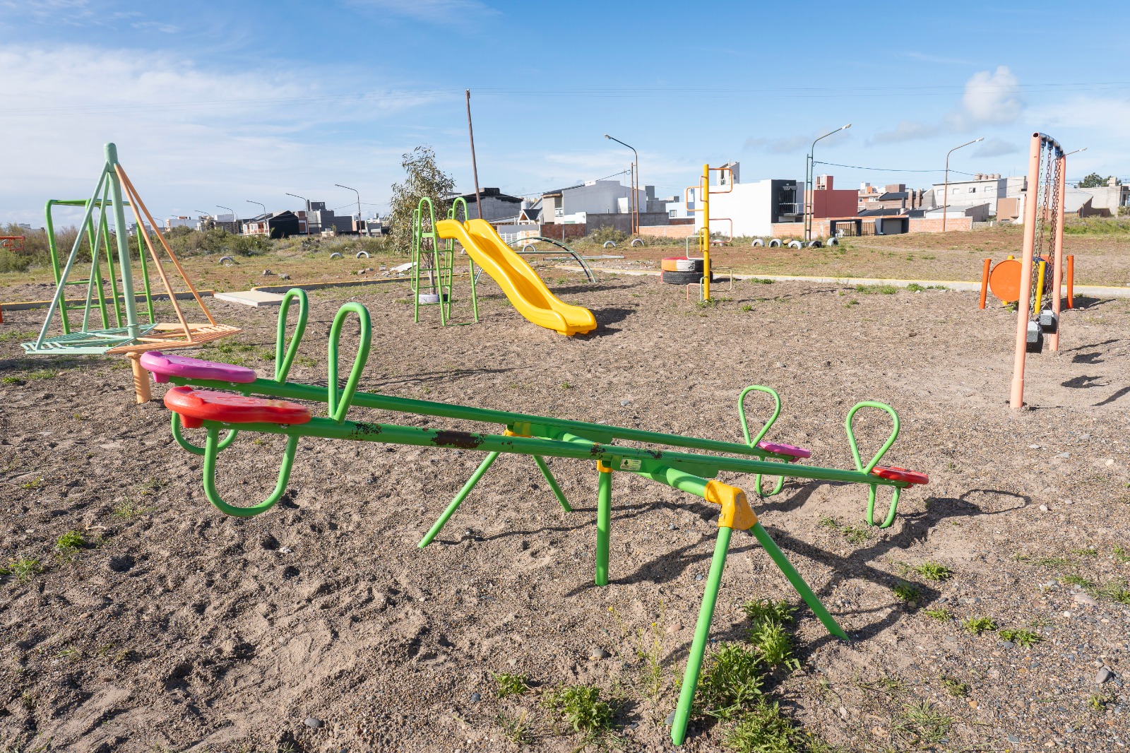 Una plaza de Puerto Rawson sumó nuevos juegos a pedido de los vecinos