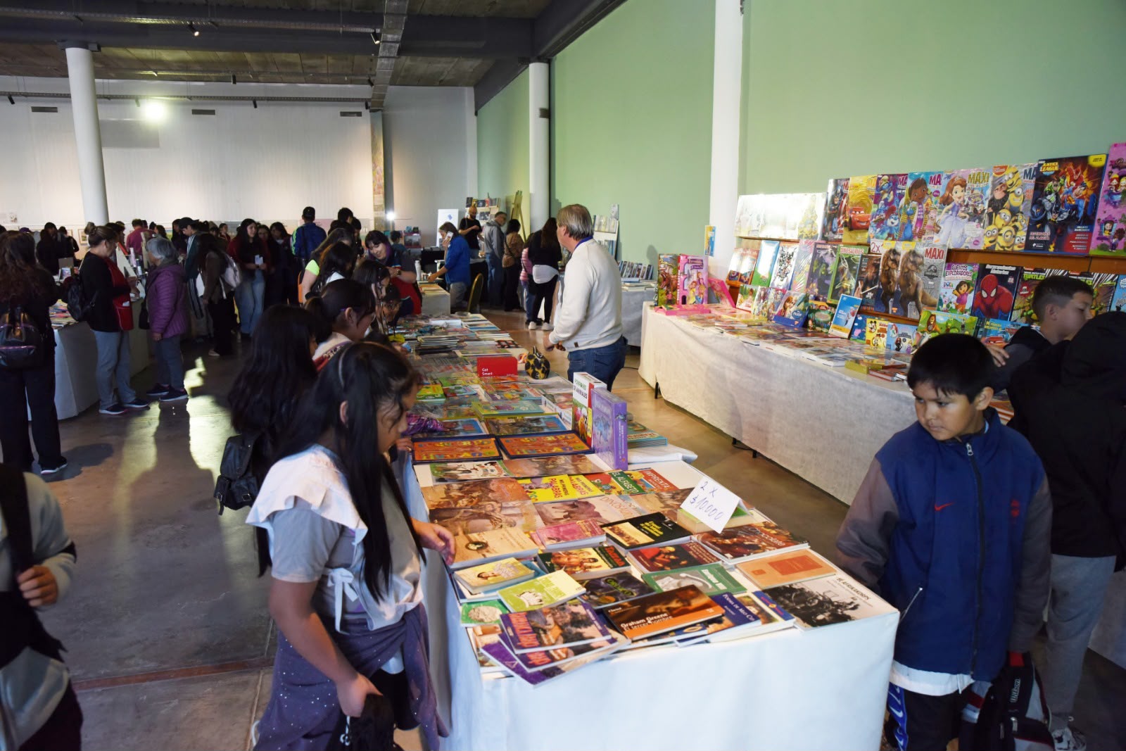 La Feria del Libro de Trelew reunió literatura patagónica, investigaciones y propuestas para preservar la cultura de Chubut