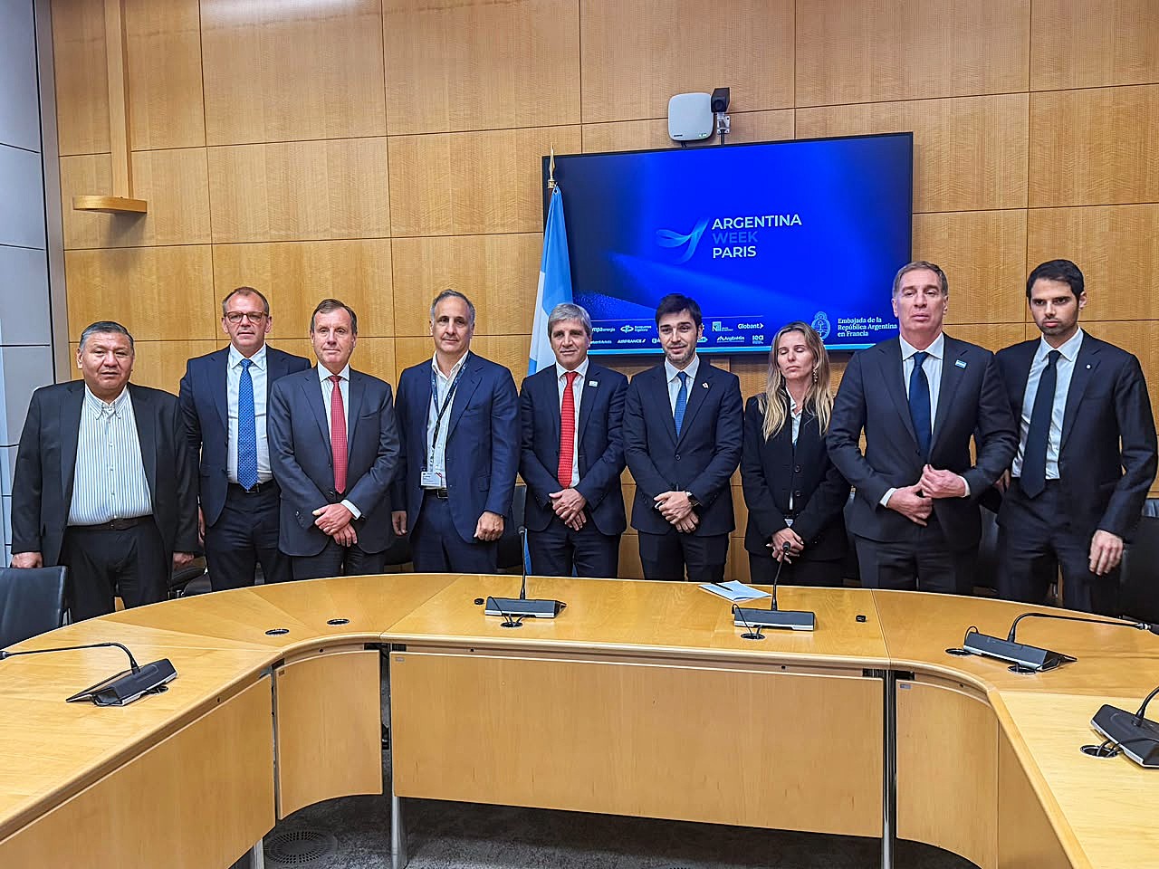 “Un acuerdo inédito de competitividad que genera más trabajo”: Ávila acompañó en París el anuncio del primer RIGI convencional de la Argentina por USD 1.200 millones 