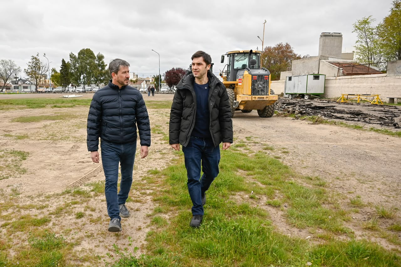 Plan Galina: Torres supervisó el inicio de las obras para transformar la Pista Municipal de Atletismo de Trelew