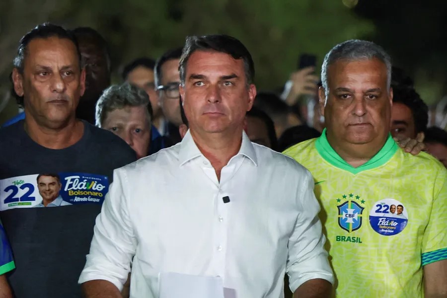 Flávio Bolsonaro pedirá anular las elecciones en Brasil tras su derrota frente a Lula: “No pasó jamás en la historia del país”