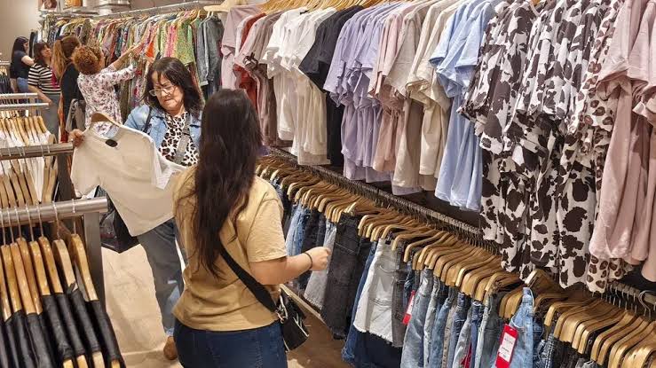 El consumo en los hogares volvió a caer en septiembre y registra una contracción de dos meses consecutivos