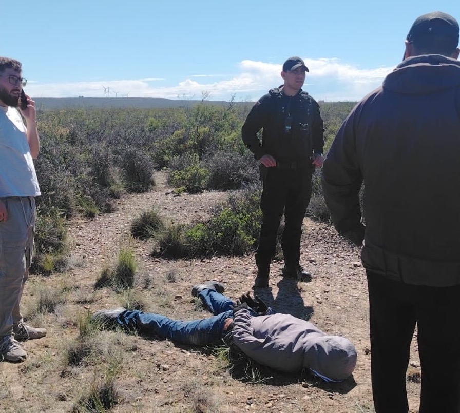 La Policía del Chubut recuperó una camioneta robada en Puerto Madryn tras una persecución y detuvo a un sospechoso